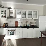 Holiday home бадевски рай-къща любов *