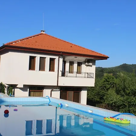 бадевски рай-къща любов