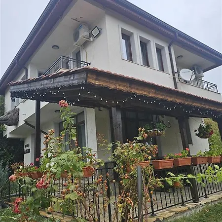 бадевски рай-къща любов